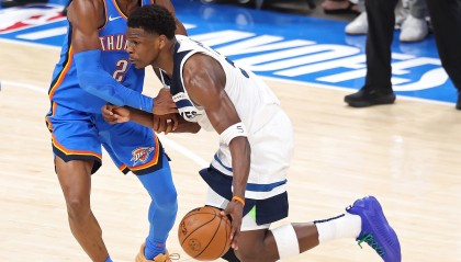 世界杯直播入口-比尔·西蒙斯：爱德华兹是现役前5 他觉得自己比亚历山大更强