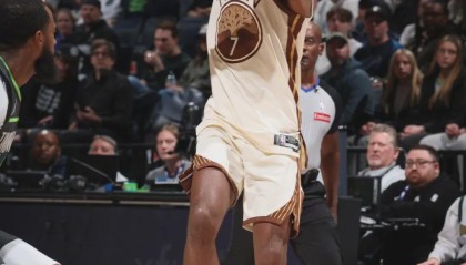 世界杯app下载-10中2！正负值-20！勇士神射手彻底没救了